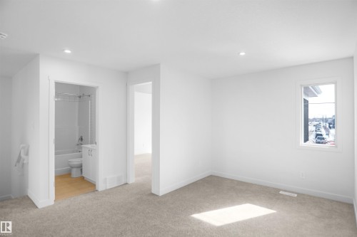 8504 183 Avenue, Edmonton, AB - Indoor Photo Showing Other Room
