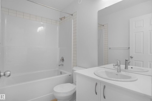 8504 183 Avenue, Edmonton, AB - Indoor Photo Showing Bathroom