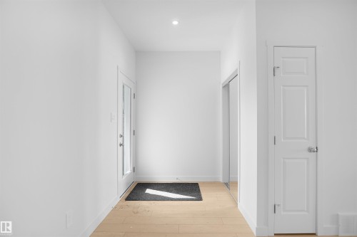 8504 183 Avenue, Edmonton, AB - Indoor Photo Showing Other Room