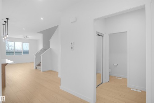 8504 183 Avenue, Edmonton, AB - Indoor Photo Showing Other Room