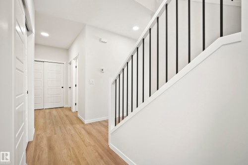 7015 177 Avenue, Edmonton, AB - Indoor Photo Showing Other Room