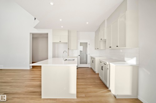 7015 177 Avenue, Edmonton, AB - Indoor Photo Showing Kitchen With Upgraded Kitchen