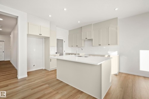 7015 177 Avenue, Edmonton, AB - Indoor Photo Showing Kitchen