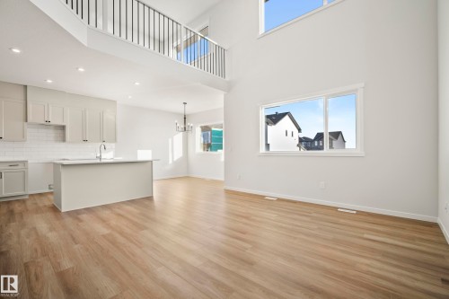 7015 177 Avenue, Edmonton, AB - Indoor Photo Showing Kitchen