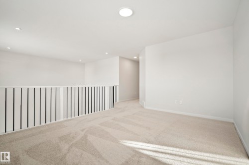 7015 177 Avenue, Edmonton, AB - Indoor Photo Showing Other Room