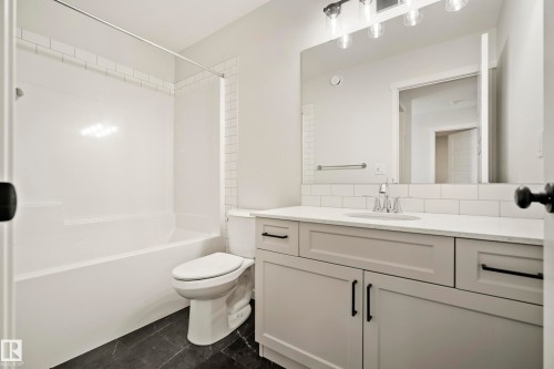 7015 177 Avenue, Edmonton, AB - Indoor Photo Showing Bathroom