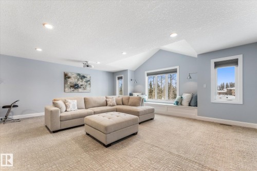 8 53305 Rge Road 273, Rural Parkland County, AB - Indoor Photo Showing Living Room