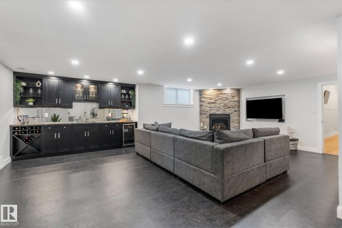 8 53305 Rge Road 273, Rural Parkland County, AB - Indoor With Fireplace