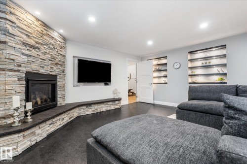 8 53305 Rge Road 273, Rural Parkland County, AB - Indoor Photo Showing Living Room With Fireplace