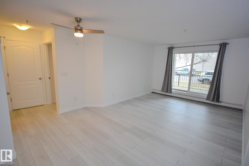 116 12550 140 Avenue, Edmonton, AB - Indoor Photo Showing Other Room