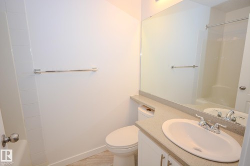 116 12550 140 Avenue, Edmonton, AB - Indoor Photo Showing Bathroom