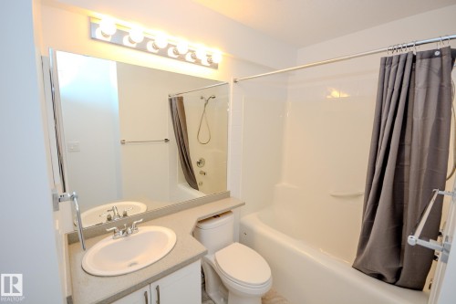 116 12550 140 Avenue, Edmonton, AB - Indoor Photo Showing Bathroom