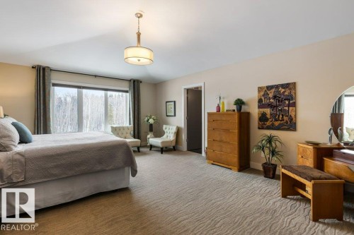 4522 Donsdale Drive Nw, Edmonton, AB - Indoor Photo Showing Bedroom