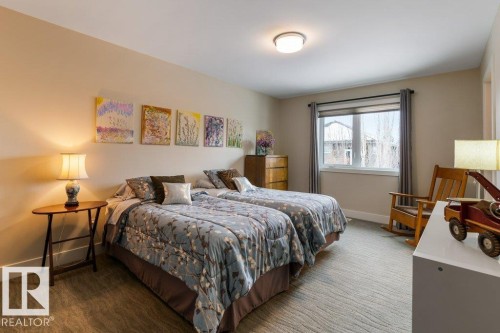 4522 Donsdale Drive Nw, Edmonton, AB - Indoor Photo Showing Bedroom