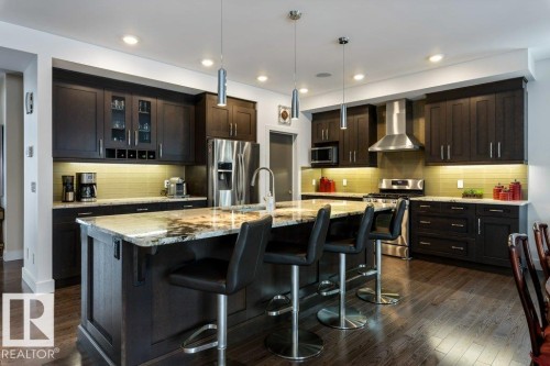 4522 Donsdale Drive Nw, Edmonton, AB - Indoor Photo Showing Kitchen With Upgraded Kitchen