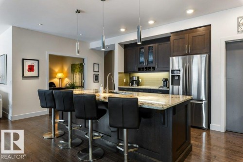 4522 Donsdale Drive Nw, Edmonton, AB - Indoor Photo Showing Kitchen With Upgraded Kitchen