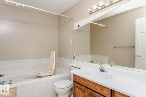 3240 38 Avenue, Edmonton, AB - Indoor Photo Showing Bathroom