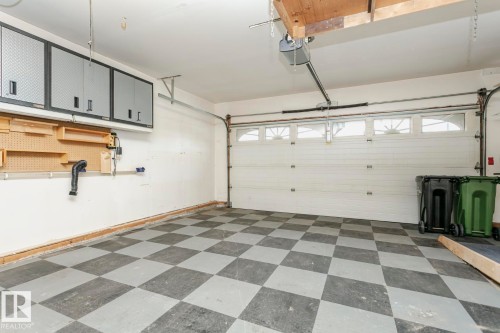 3240 38 Avenue, Edmonton, AB - Indoor Photo Showing Garage
