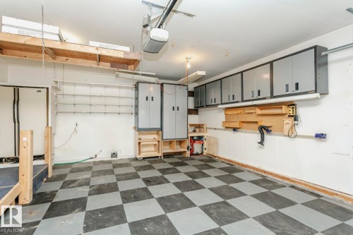 3240 38 Avenue, Edmonton, AB - Indoor Photo Showing Garage