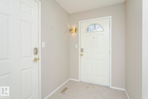 3240 38 Avenue, Edmonton, AB - Indoor Photo Showing Other Room