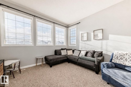 20448 56 Avenue, Edmonton, AB - Indoor Photo Showing Living Room