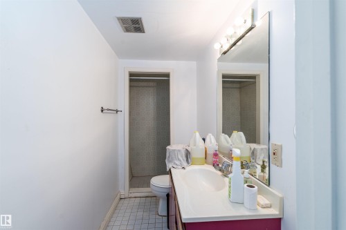 10812 5 Avenue, Edmonton, AB - Indoor Photo Showing Bathroom