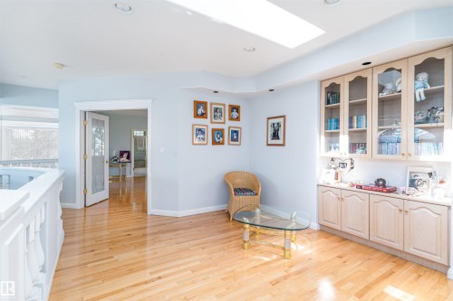 10812 5 Avenue, Edmonton, AB - Indoor