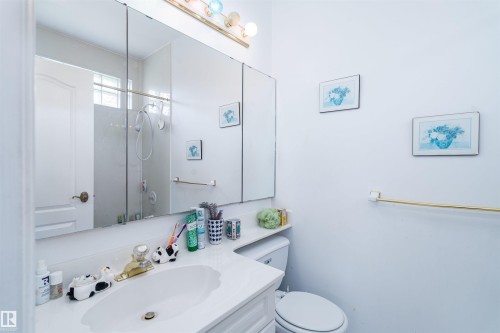 10812 5 Avenue, Edmonton, AB - Indoor Photo Showing Bathroom