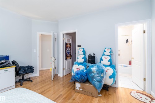 10812 5 Avenue, Edmonton, AB - Indoor Photo Showing Bedroom