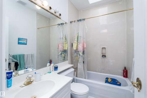 10812 5 Avenue, Edmonton, AB - Indoor Photo Showing Bathroom