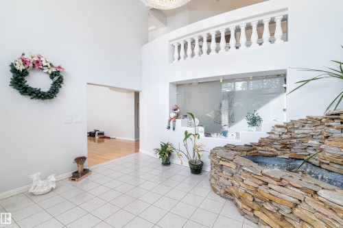 10812 5 Avenue, Edmonton, AB - Indoor Photo Showing Other Room