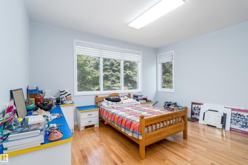 10812 5 Avenue, Edmonton, AB - Indoor Photo Showing Bedroom