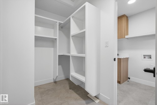 70 Hemingway Crescent, Spruce Grove, AB - Indoor With Storage