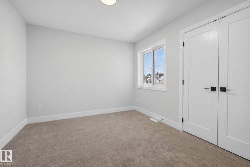 70 Hemingway Crescent, Spruce Grove, AB - Indoor Photo Showing Other Room