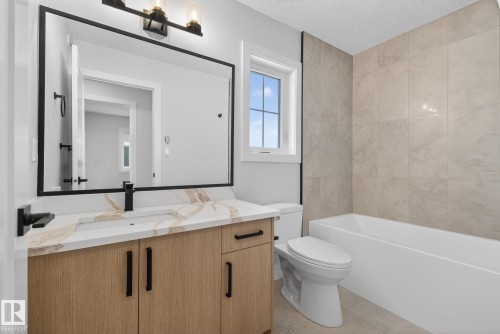 70 Hemingway Crescent, Spruce Grove, AB - Indoor Photo Showing Bathroom