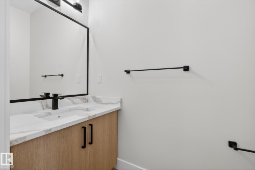 70 Hemingway Crescent, Spruce Grove, AB - Indoor Photo Showing Bathroom