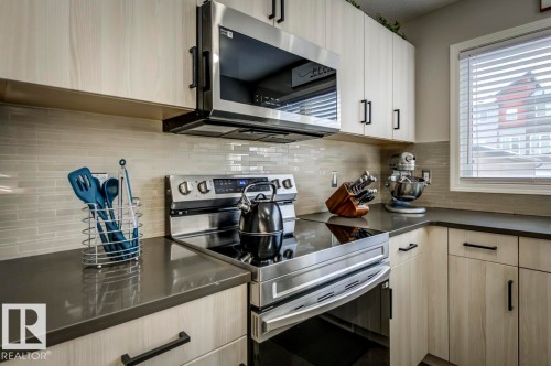 4317 Prowse Link Link, Edmonton, AB - Indoor Photo Showing Kitchen