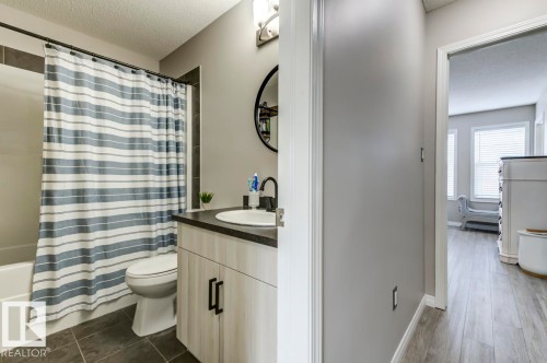 4317 Prowse Link Link, Edmonton, AB - Indoor Photo Showing Bathroom