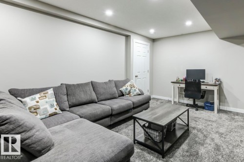 4317 Prowse Link Link, Edmonton, AB - Indoor