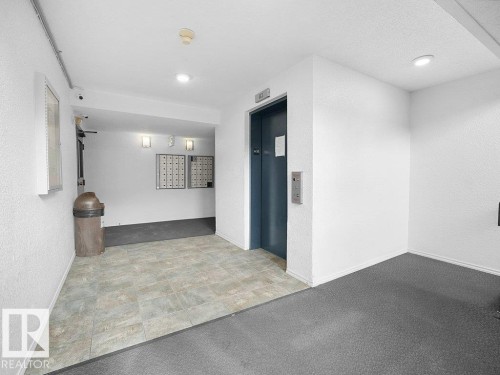 311 2628 Millwoods Rd East Nw, Edmonton, AB - Indoor With Storage