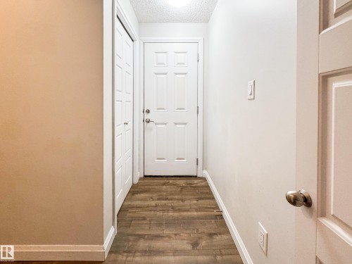 40 3710 Allan Drive, Edmonton, AB - Indoor Photo Showing Other Room