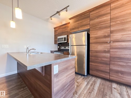 40 3710 Allan Drive, Edmonton, AB - Indoor Photo Showing Kitchen With Stainless Steel Kitchen With Upgraded Kitchen