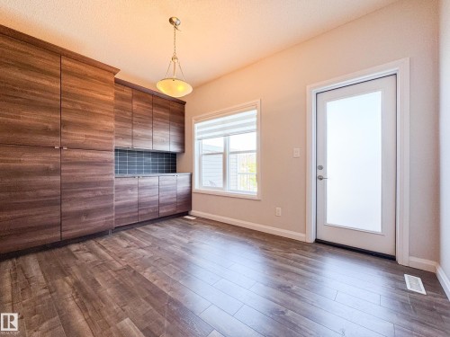 40 3710 Allan Drive, Edmonton, AB - Indoor
