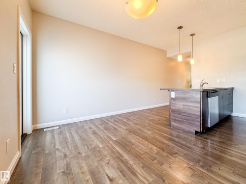 40 3710 Allan Drive, Edmonton, AB - Indoor