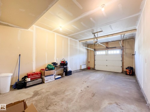 40 3710 Allan Drive, Edmonton, AB - Indoor Photo Showing Garage