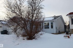 576 Rainbow Crescent  Sherwood Park, AB T8A 5N6