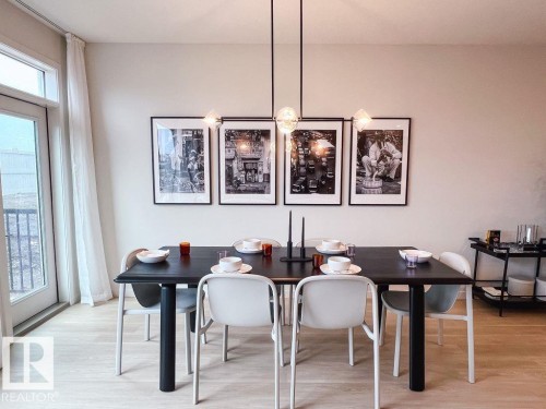 7451 Klapstein Crescent, Edmonton, AB - Indoor Photo Showing Dining Room