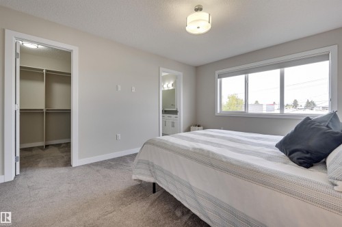 7404 81 Avenue, Edmonton, AB - Indoor Photo Showing Bedroom