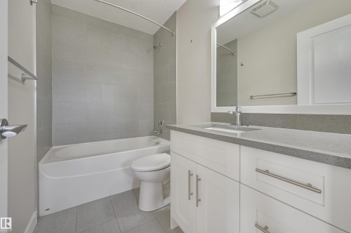 7404 81 Avenue, Edmonton, AB - Indoor Photo Showing Bathroom
