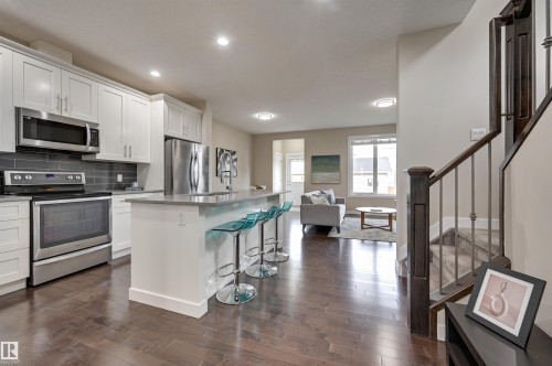 7404 81 Avenue, Edmonton, AB - Indoor Photo Showing Kitchen